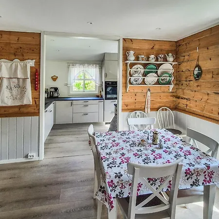 4 Bedroom Stunning In Eikelandsosen