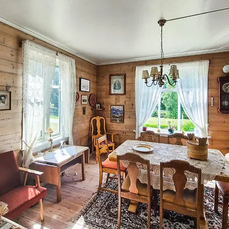 Holiday home 4 Bedroom Stunning In Eikelandsosen